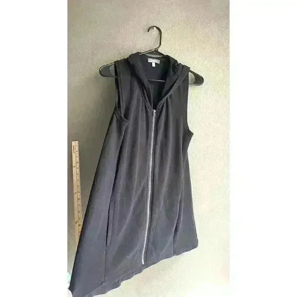 Neiman Marcus Black‎ Athletic Full Zip Sleeveless Jacket Size Medium